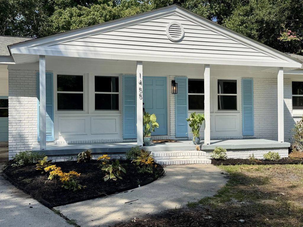 1455 Village Road, Charleston