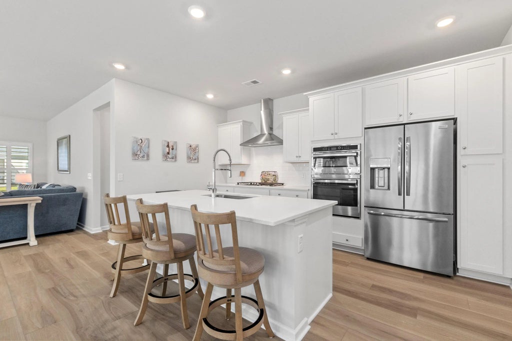 1133 Cooper Point Street, Summerville