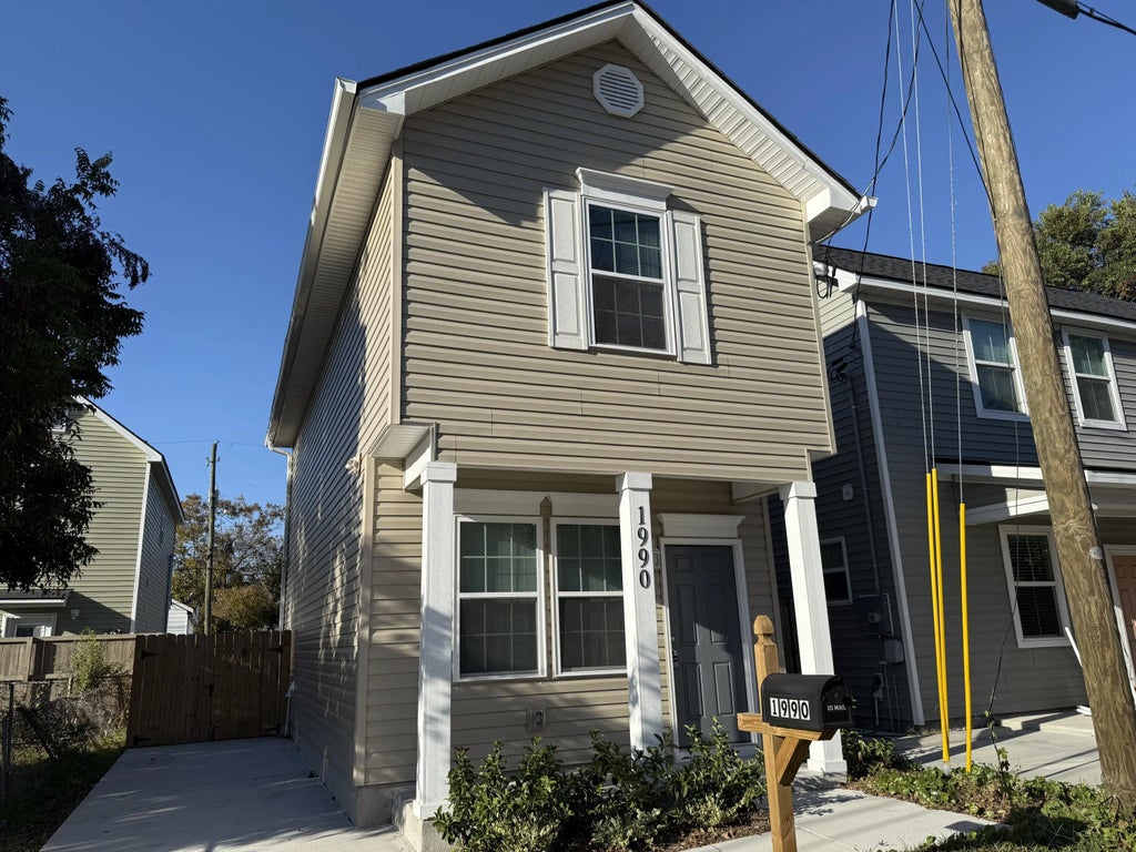 1990 Comstock Avenue, North Charleston