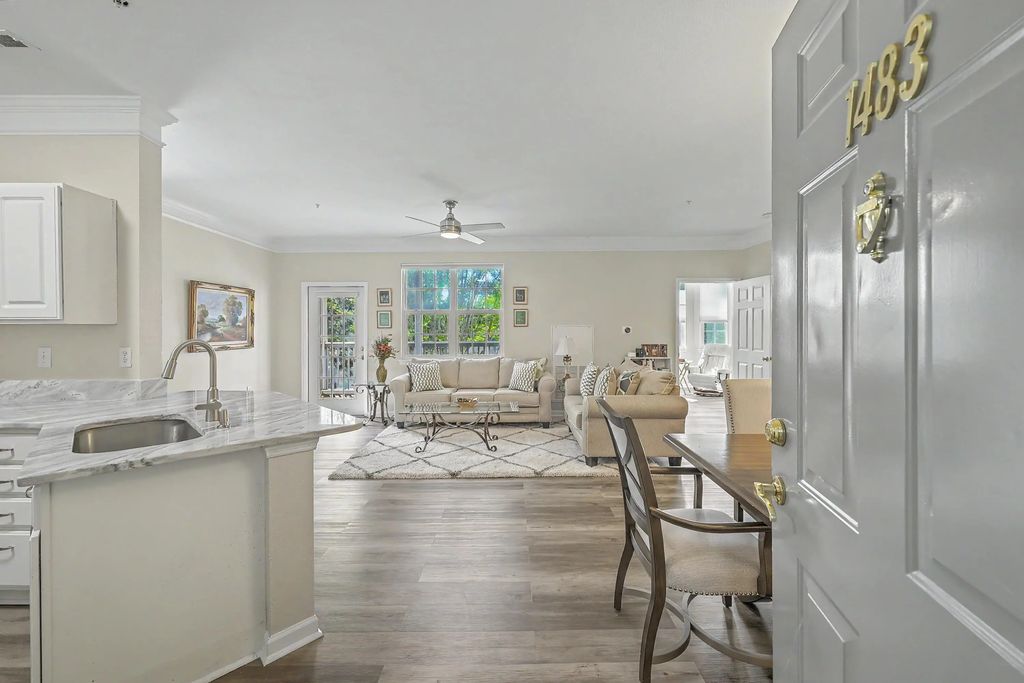 1483 Cambridge Lakes Drive Unit 201c, Mount Pleasant