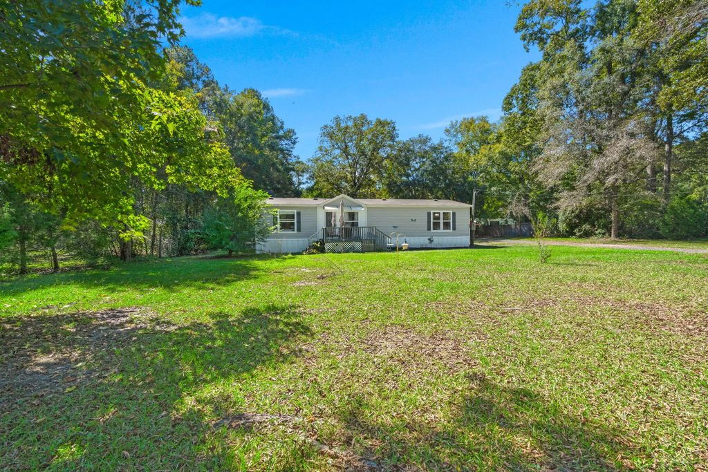 209 Twin Lake Drive, Summerville