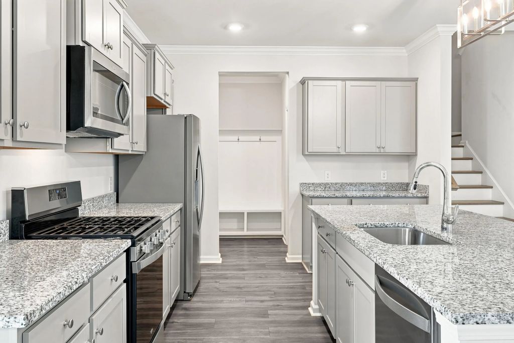 407 Oak View Way, Summerville