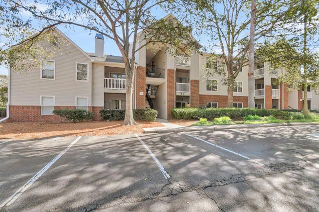 Photo of 2011 N Highway 17 1300C, Mount Pleasant SC