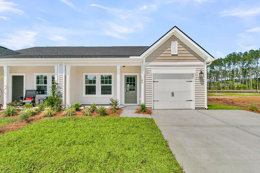 1068 Dusk Drive, Summerville
