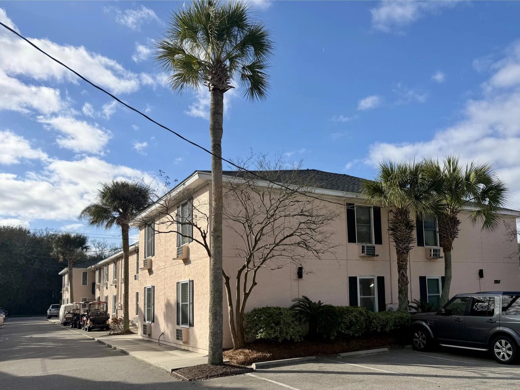 2057 Middle Street Apt 10, Sullivans Island