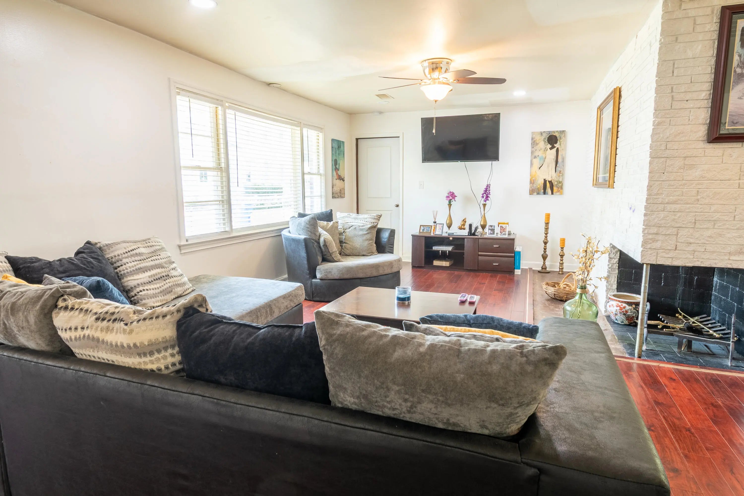 Photo of Listing #25017137