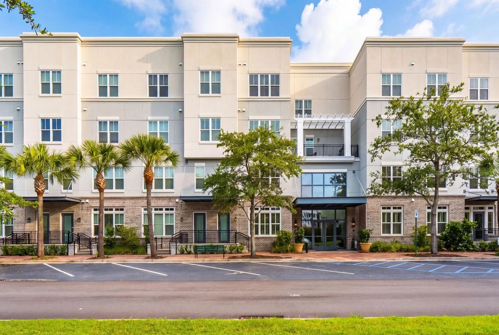 200 River Landing Drive 102a, Charleston