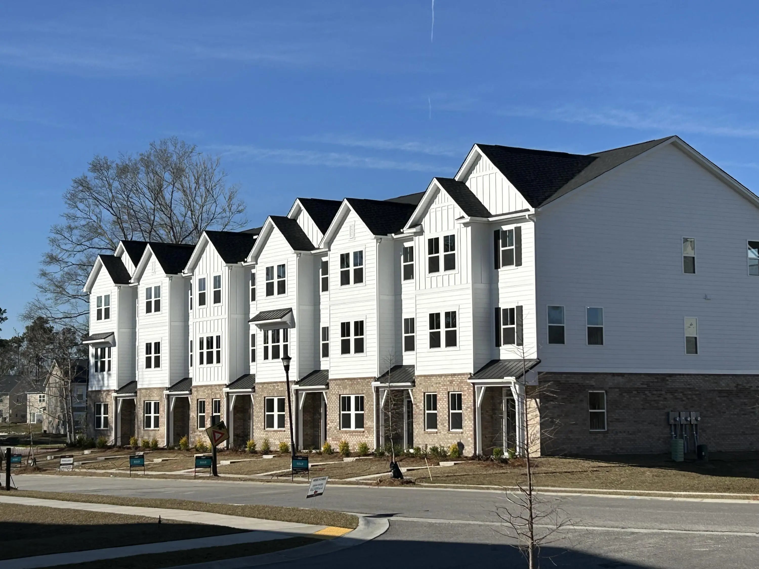 Photo of Listing #24031059