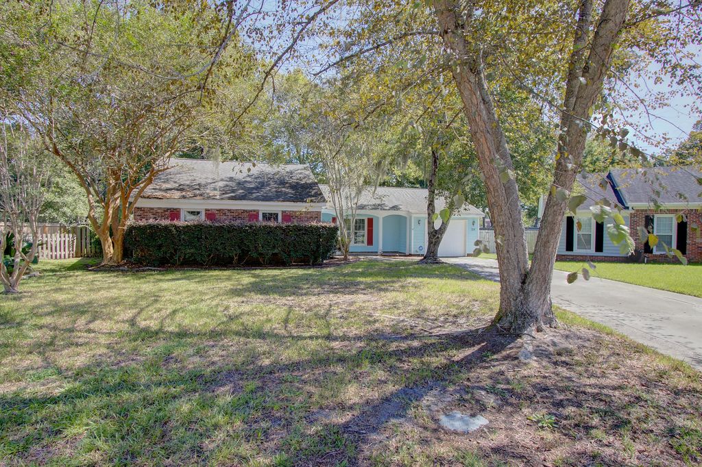 124 Hamlet Road, Summerville