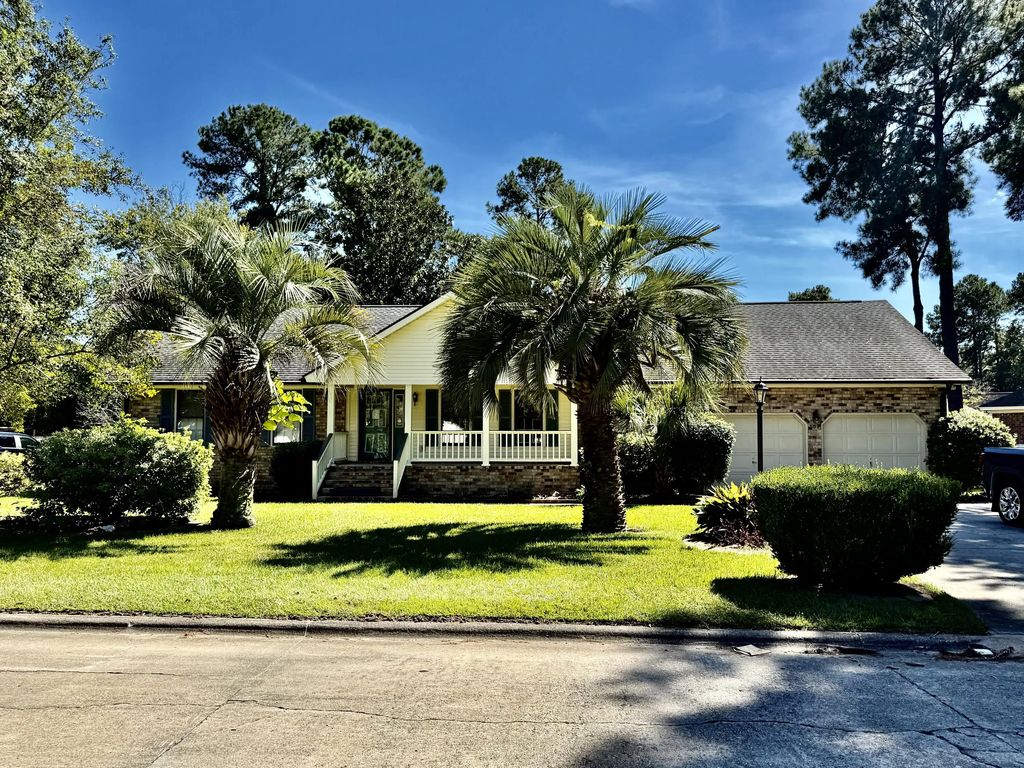 702 Black Oak Boulevard, Summerville