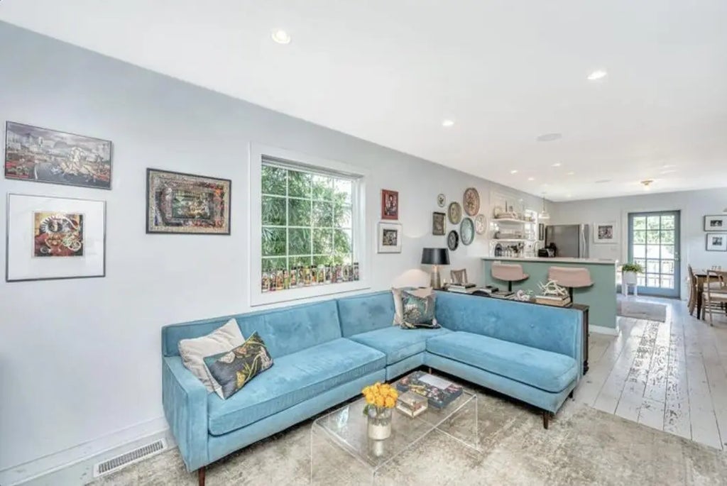 1 Paige Court, Charleston