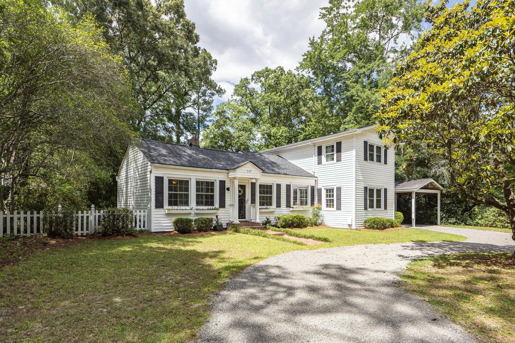 117 Pine Grove Avenue, Summerville