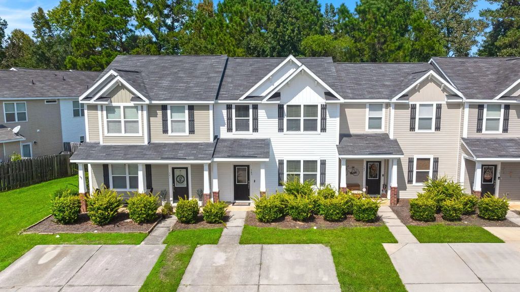 143 Hidden Palms Boulevard, Summerville