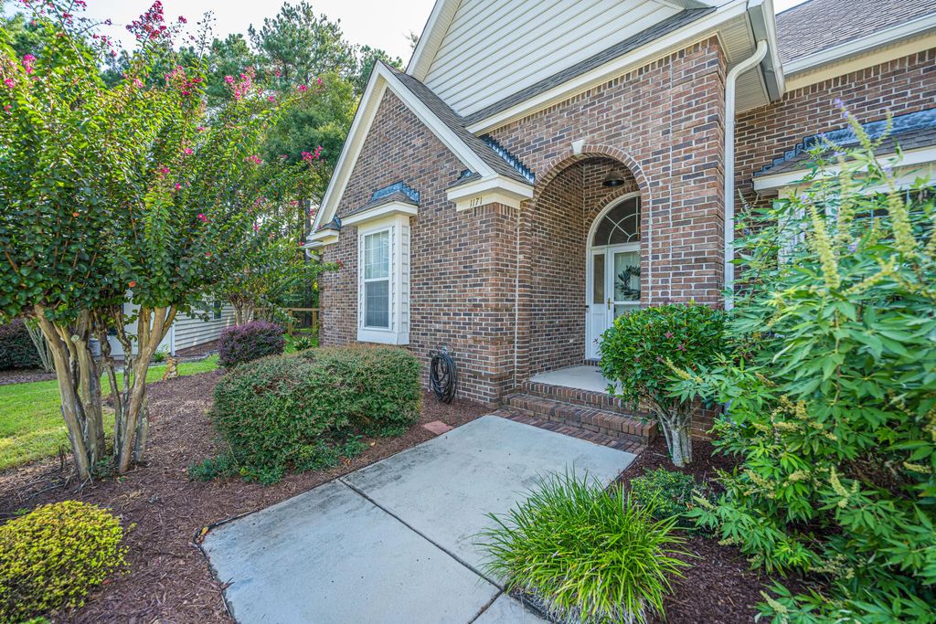 1171 Ballyliffen Drive, Mount Pleasant