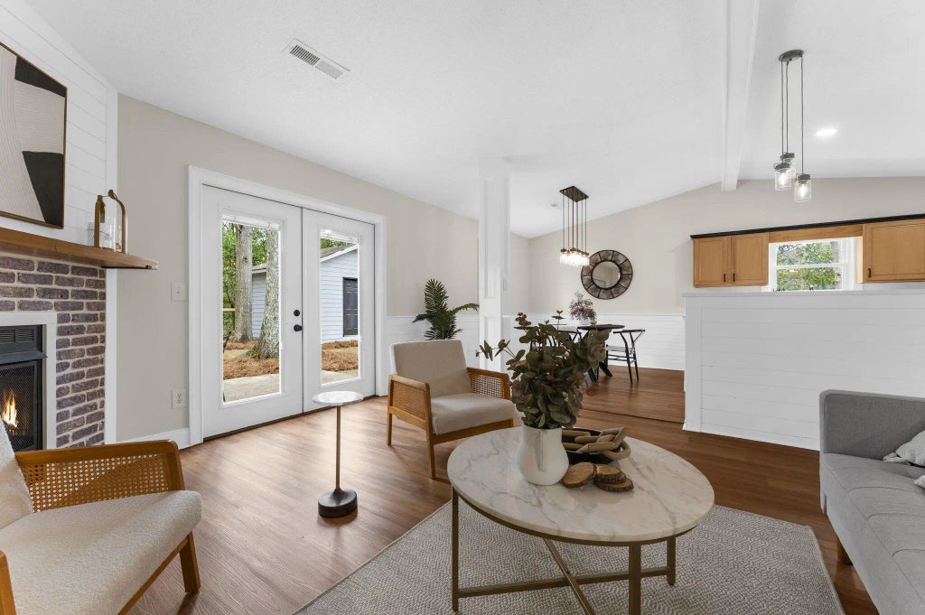 1690 Nantahala Boulevard, Mount Pleasant