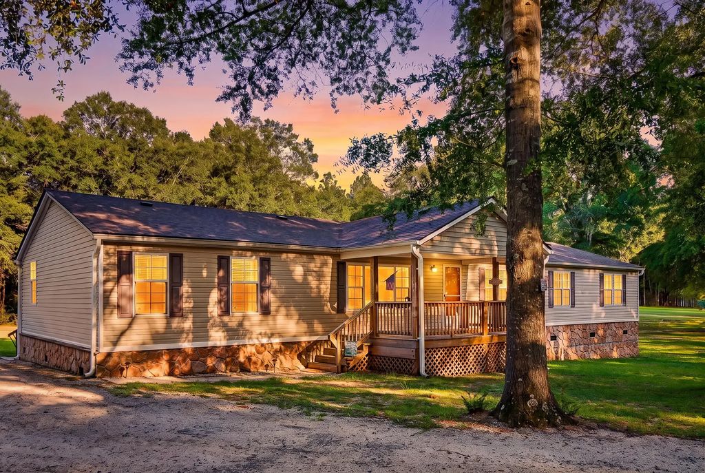 1222 Birch Drive, Summerton