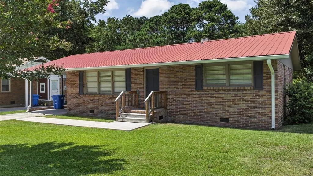 1450 N Sherwood Drive, Charleston
