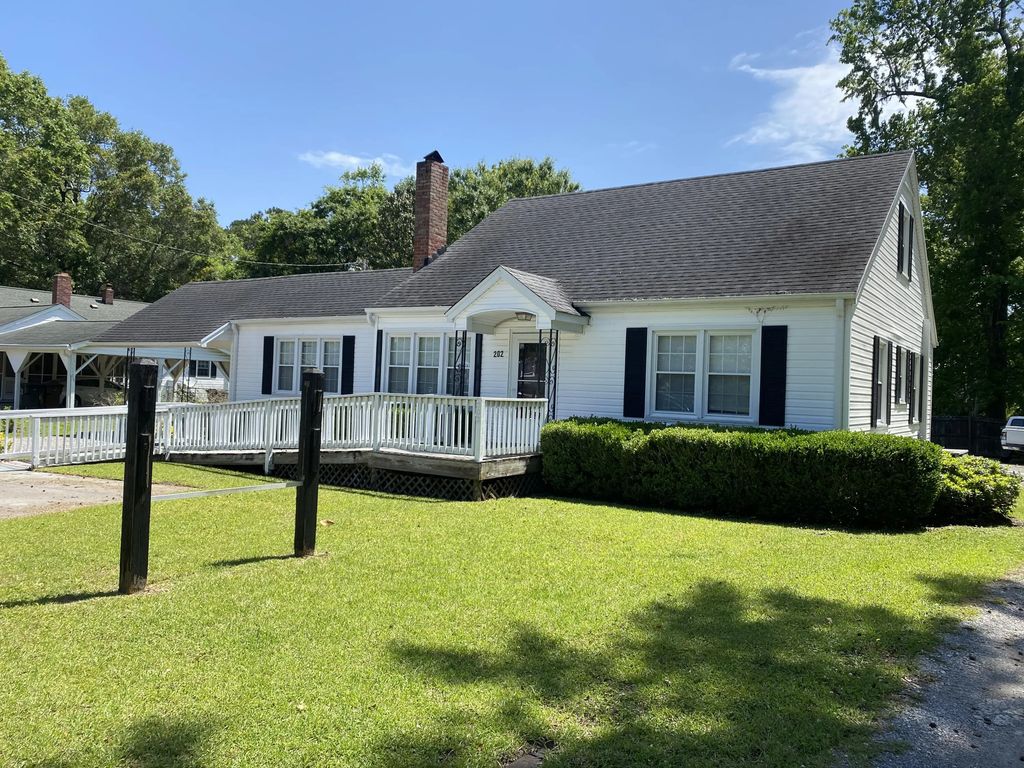 202 Carolina Avenue, Moncks Corner