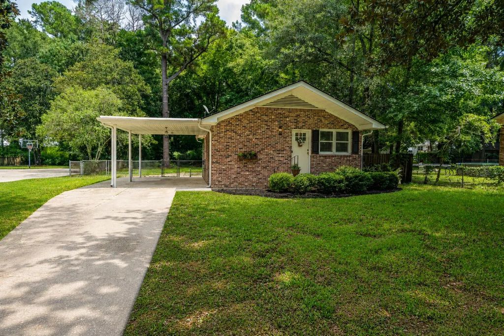 118 N Winter Street, Moncks Corner