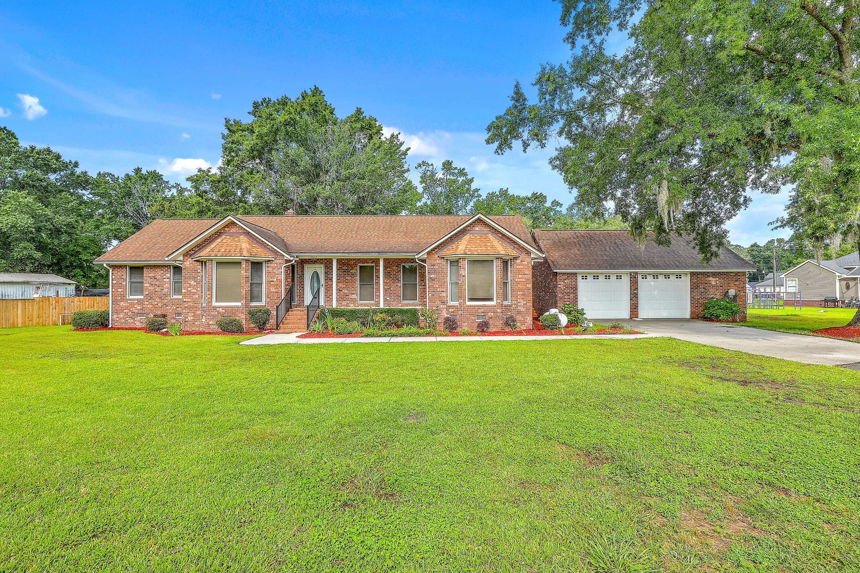 Photo of Listing #25015892