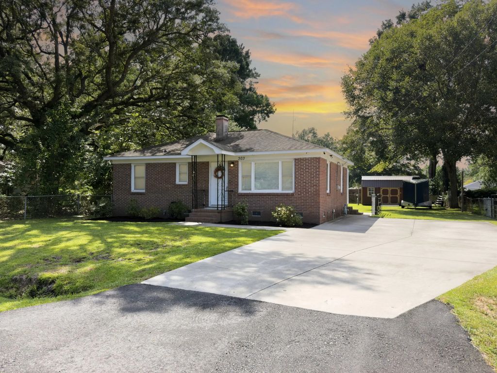 303 Mary Scott Drive, Goose Creek