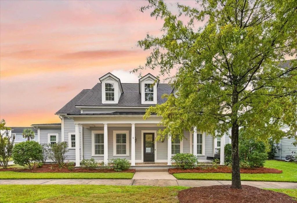 318 Woodgate Way, Summerville