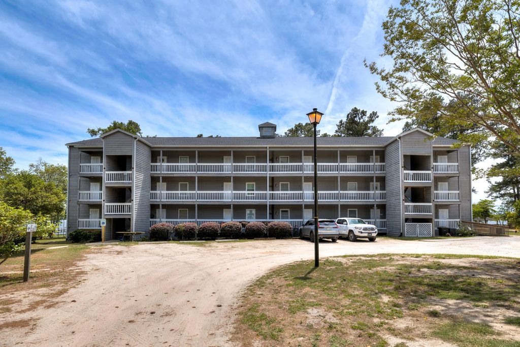 5201 Cypress Pointe # D201, Manning