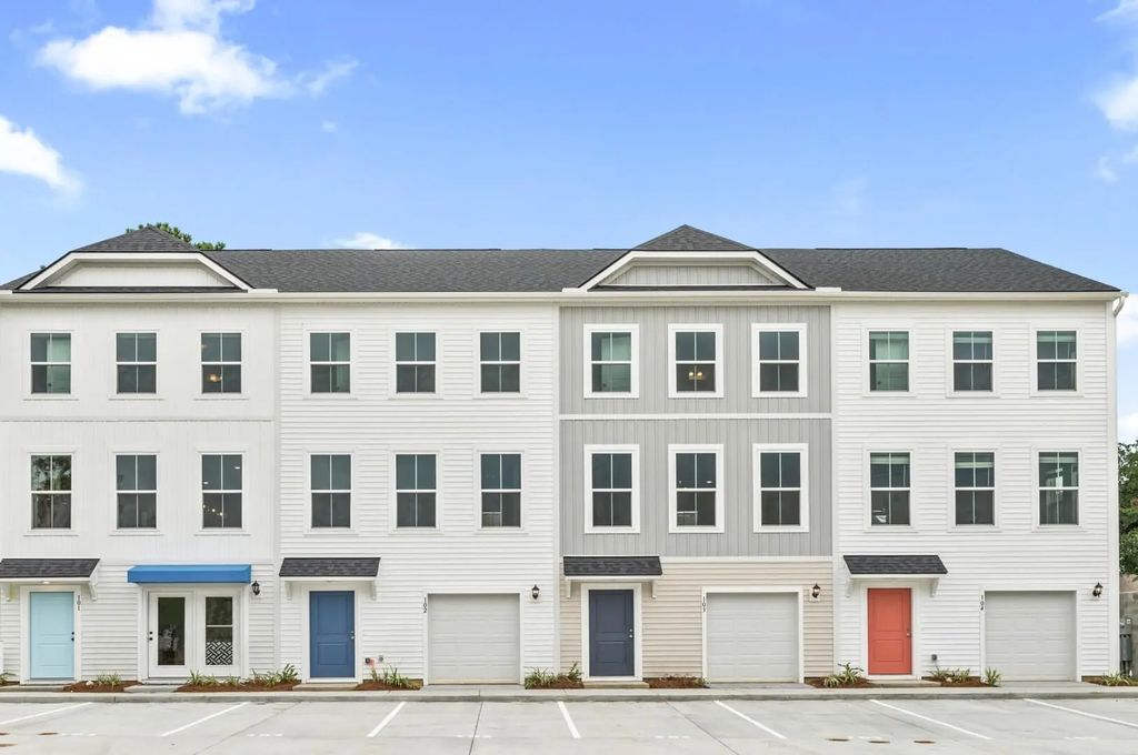 4633 Forest Hills Drive 402, North Charleston