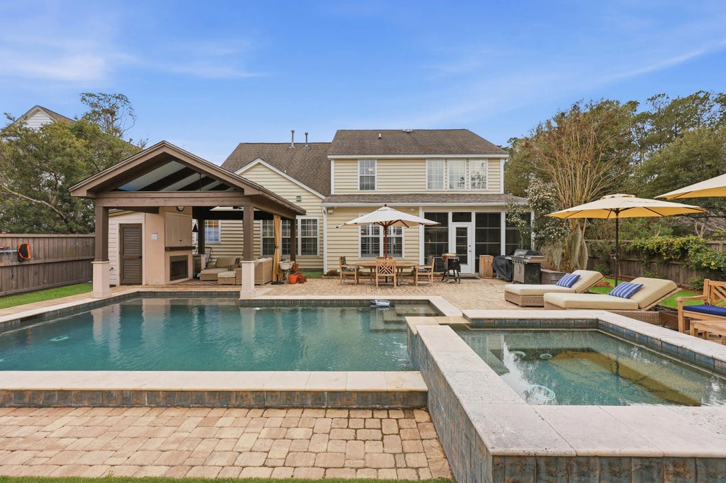 2011 Hammond Drive, Mount Pleasant