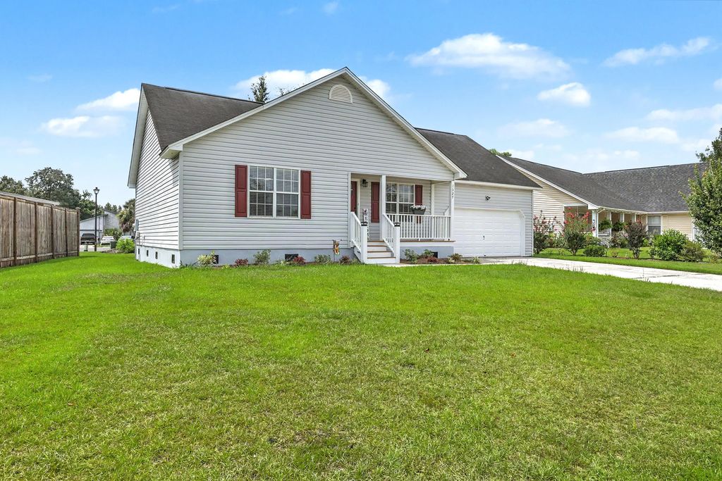 1327 Winterberry Avenue, Goose Creek