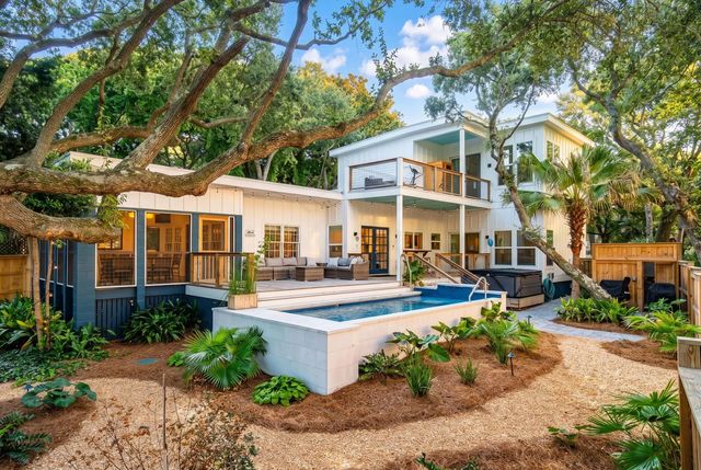 Photo of 919 E Ashley Avenue, Folly Beach SC