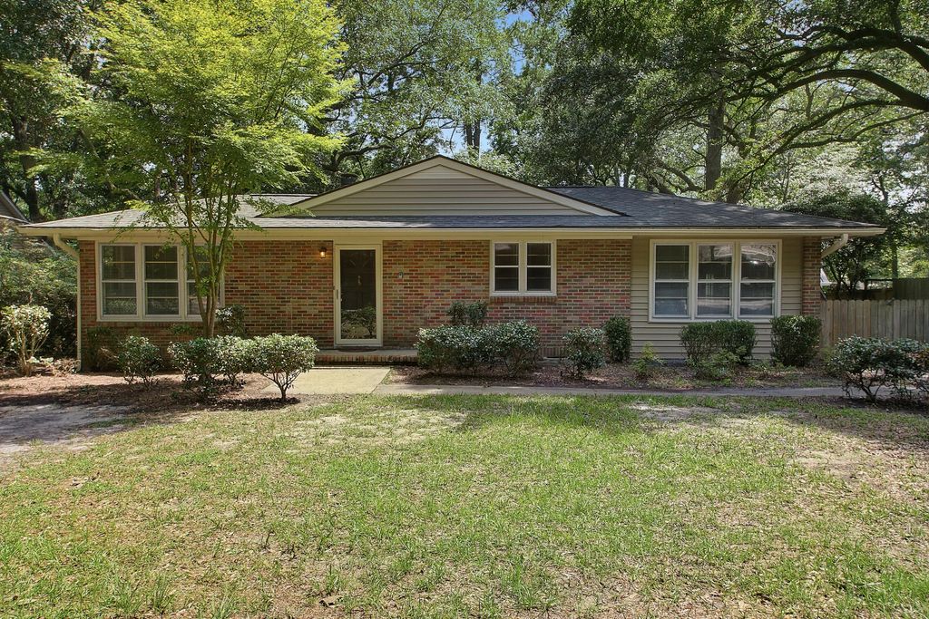 114 Live Oak Road, Summerville
