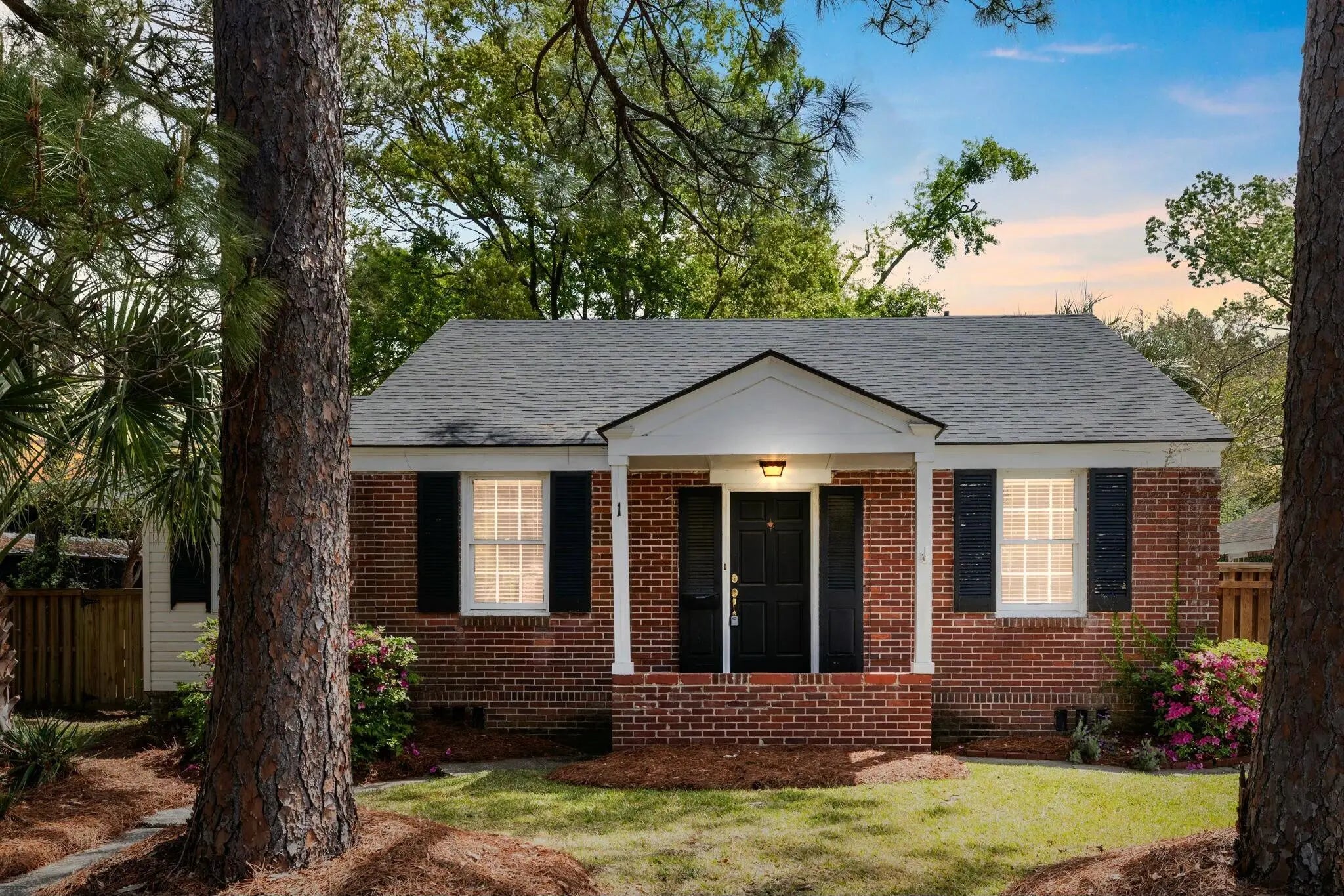 Photo of Listing #25009647