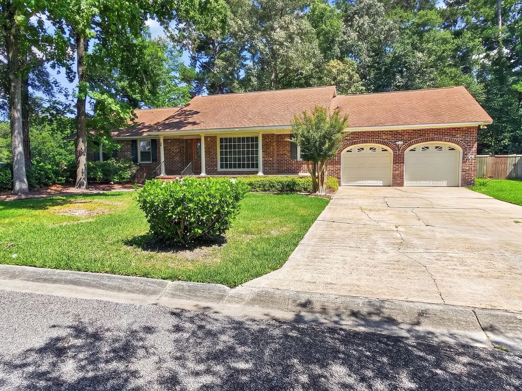 101 Beacon Hill Lane, Summerville