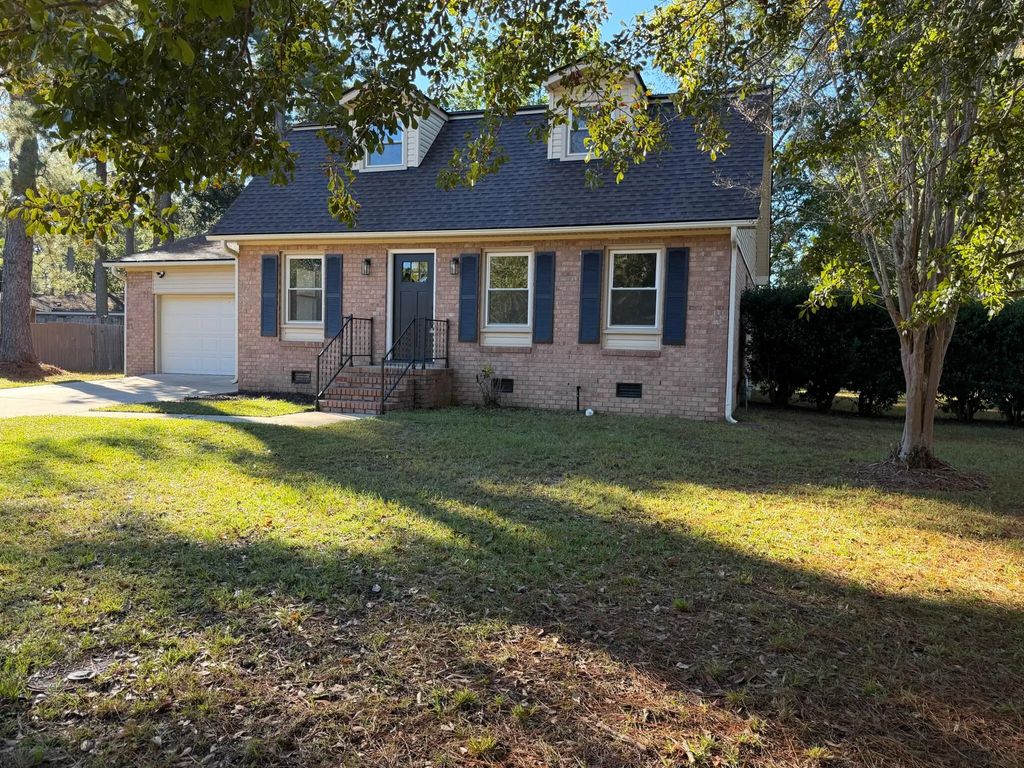 108 Sandtrap Road, Summerville