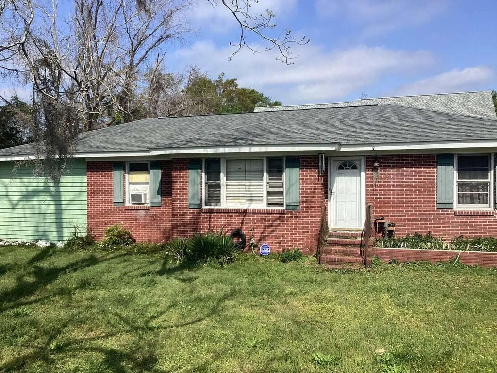 1602 Rifle Range Road, Mount Pleasant