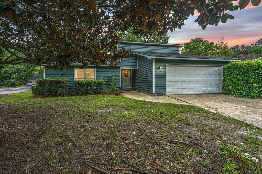 1777 Banbury Road, Charleston