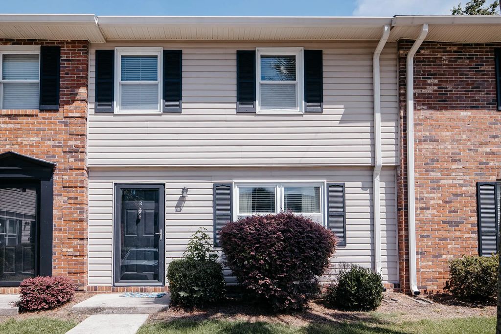 415 Parkdale Drive Apt 16b, Charleston