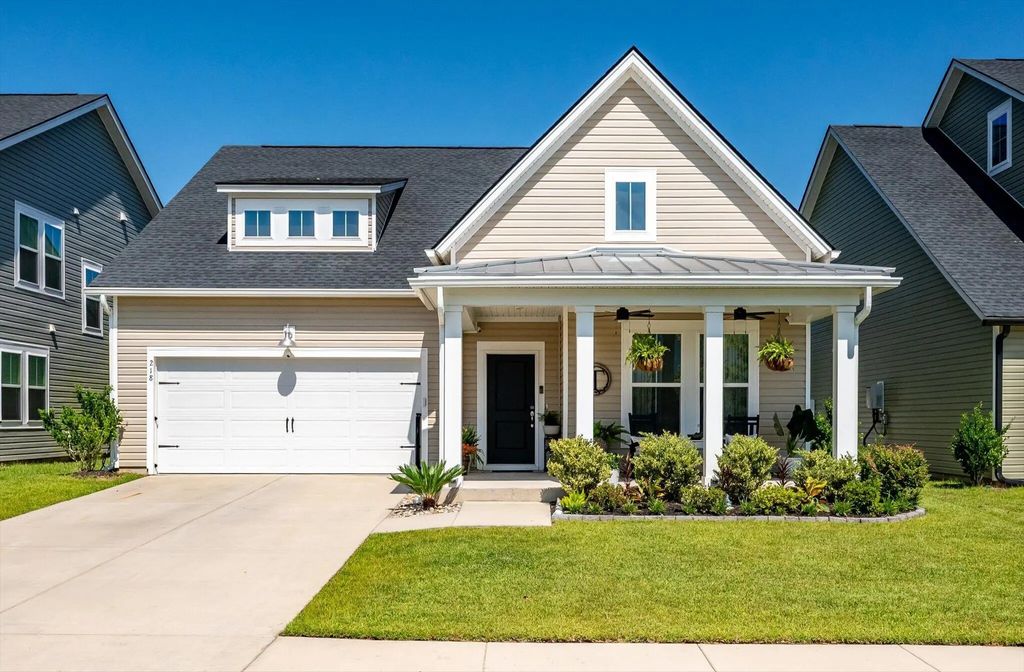 218 Red Bluff Street, Summerville