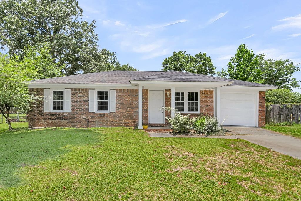 111 Duncan Court, Summerville