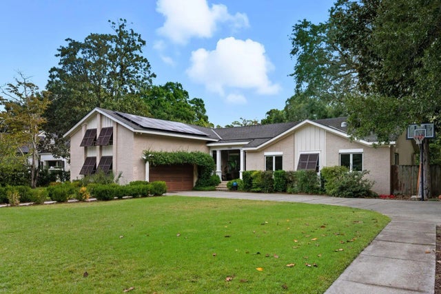 Photo of 1031 Lakeview Drive, Mount Pleasant SC