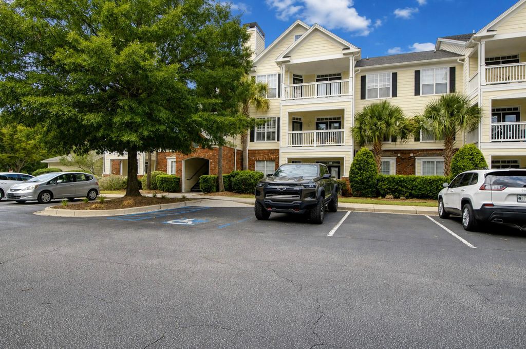 45 Sycamore Avenue Apt 1323, Charleston