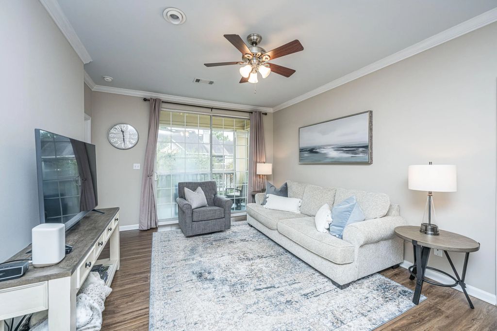 1600 Long Grove Unit 825, Mount Pleasant
