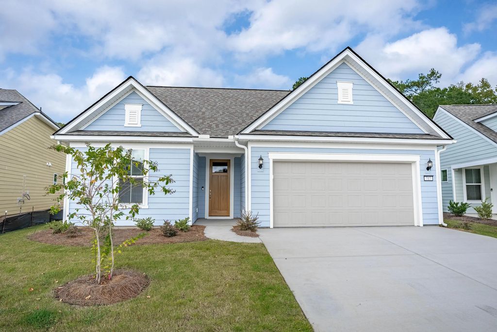 717 Coral Bells Lane, Summerville