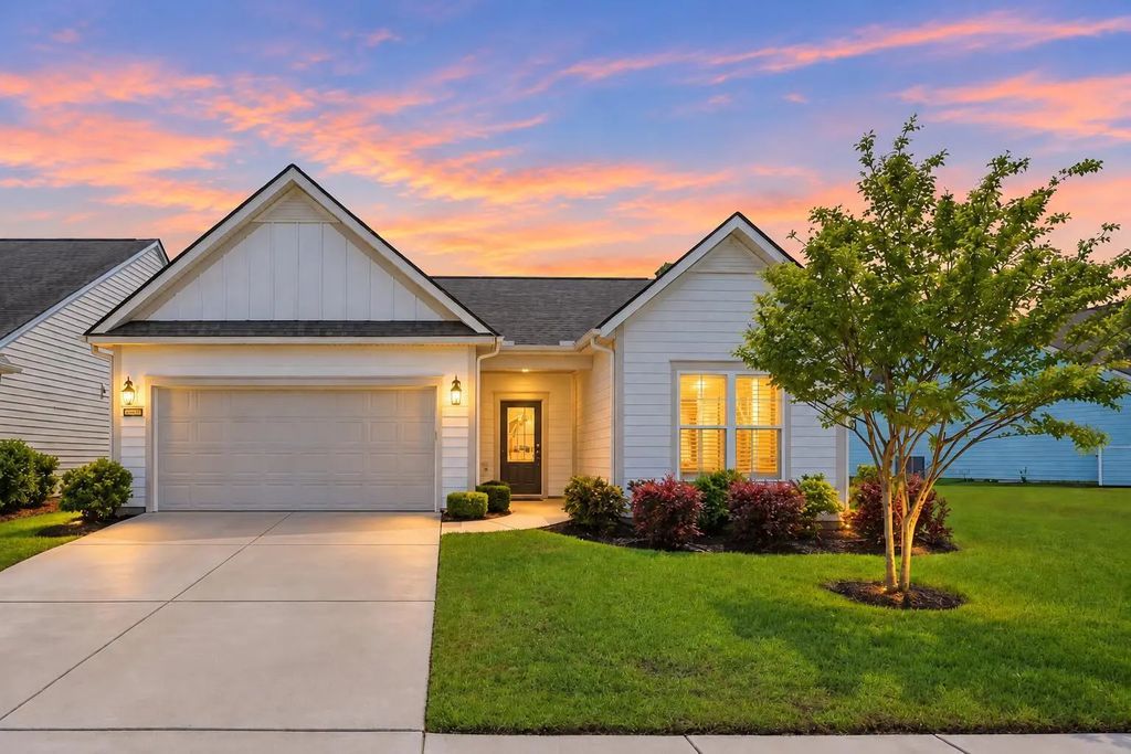 6231 Woodsedge Court, Hollywood