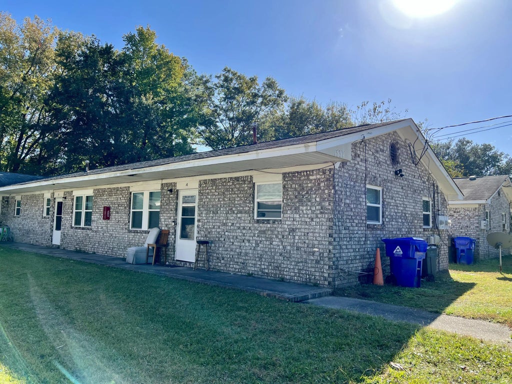 1537 N Avalon Circle, Charleston