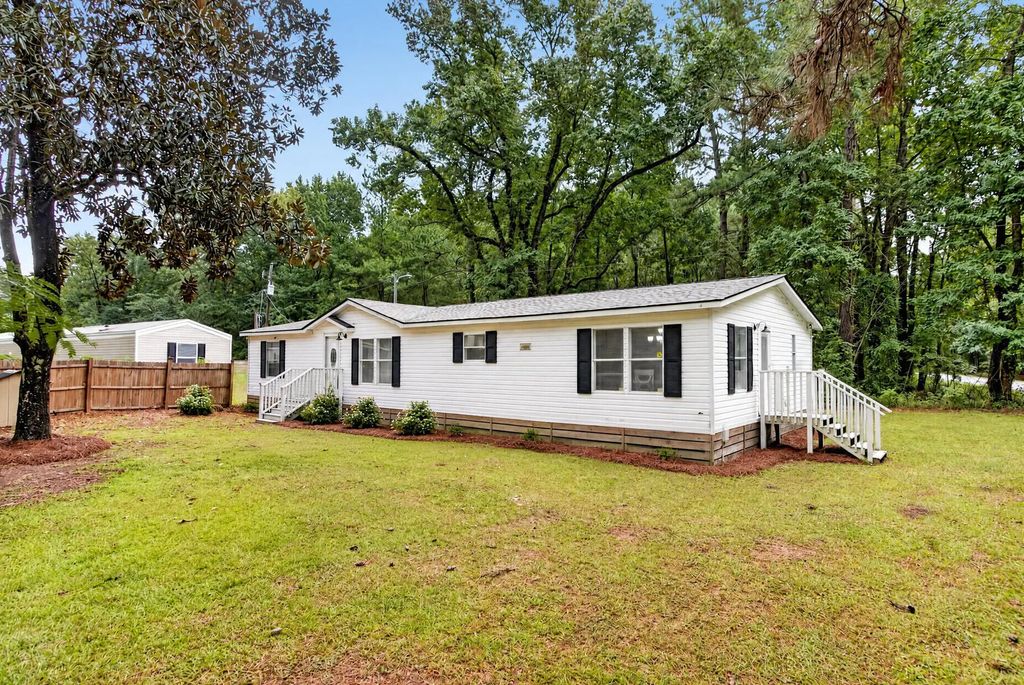 3952 Clover Hill Road, Green Pond