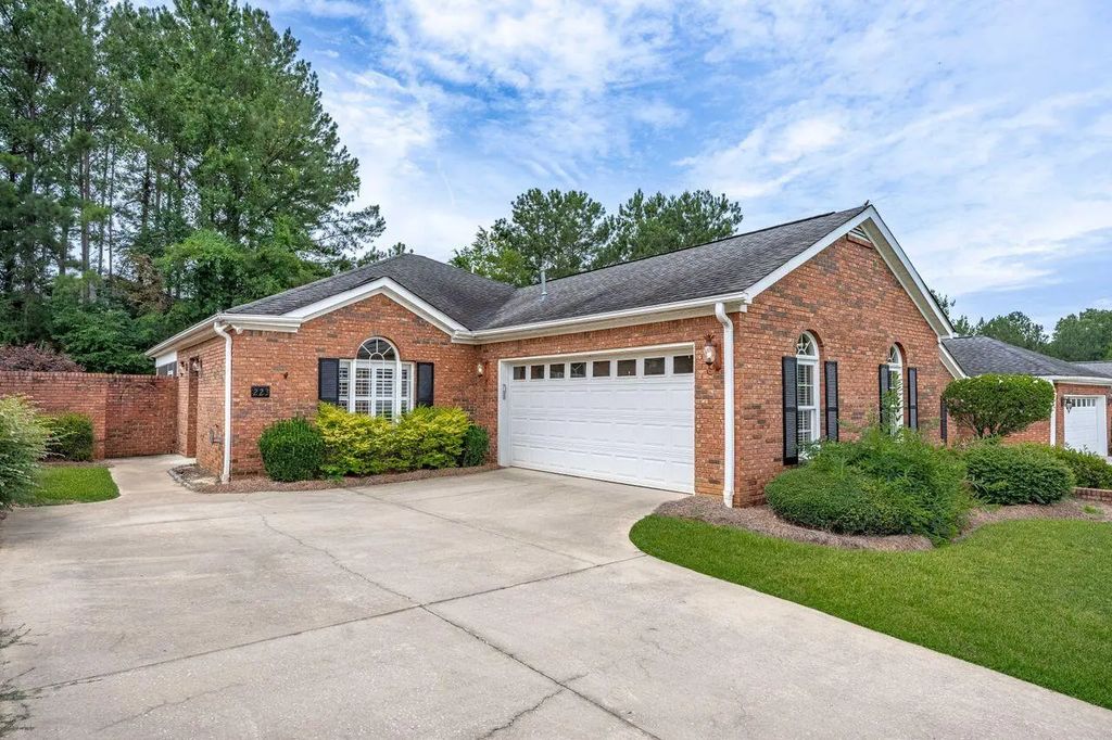 223 Pinnacle Drive, Columbia