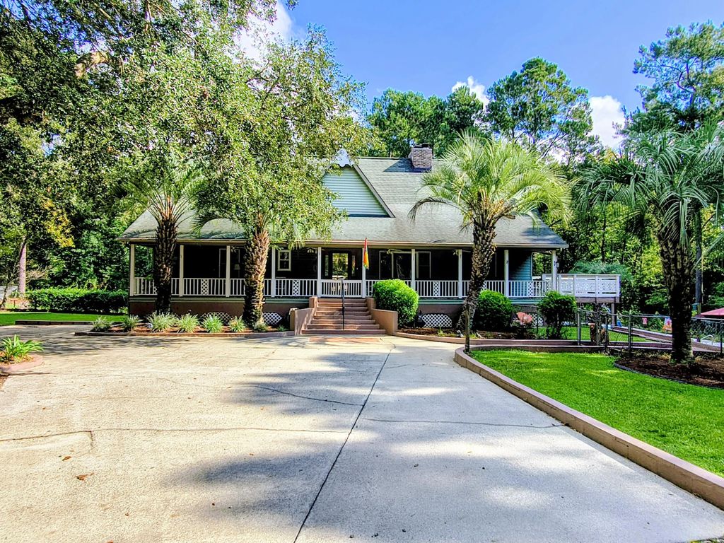 219 Ridge Lake Drive, Summerville