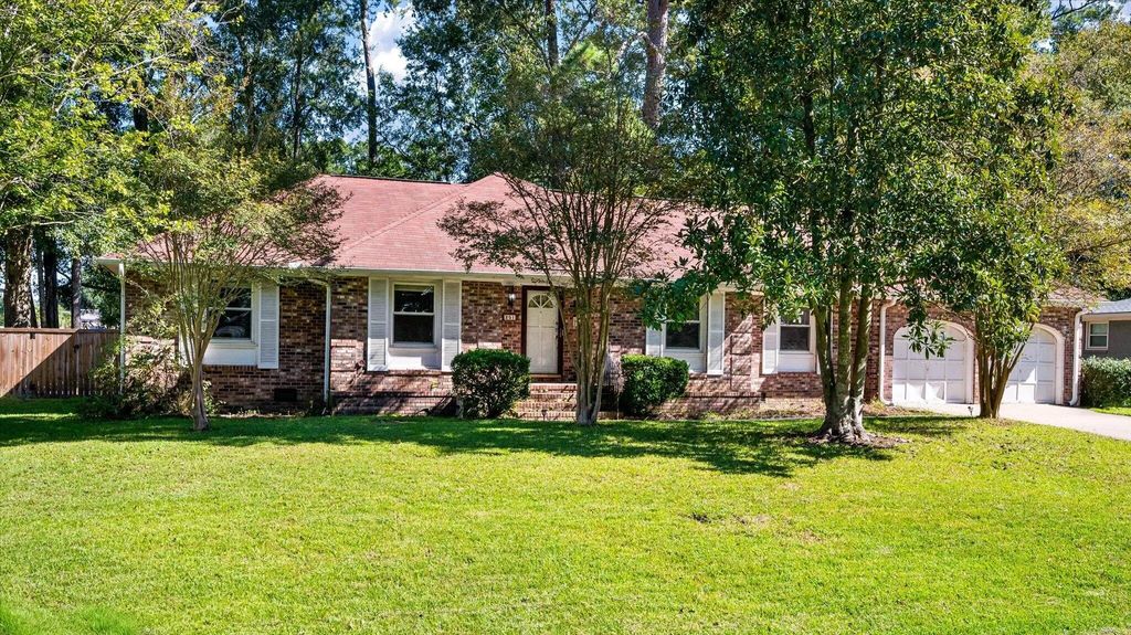 201 Stratford Drive, Summerville